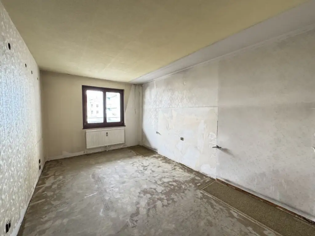 *Sanierungsbedürftiger Familien- oder Pärchenhit in absoluter Ruhelage mit Loggia bei U6 Dresdner Straße* Ab sofort verfügbar*