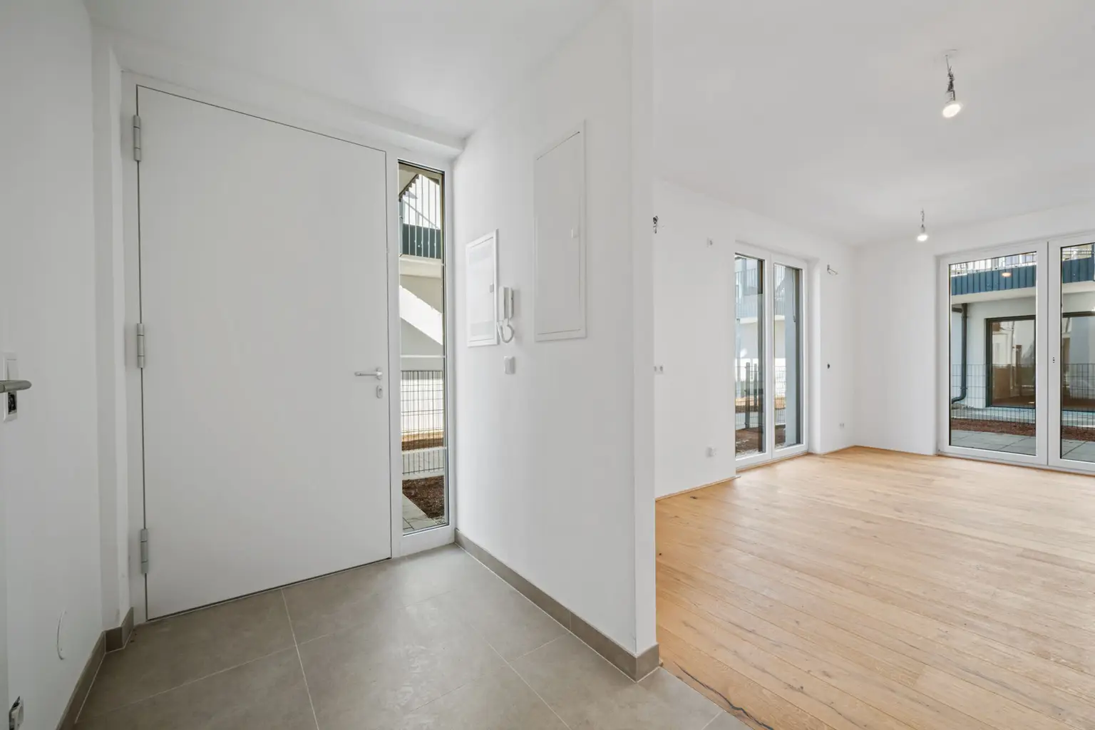 Eingangsbereich Top 2.1