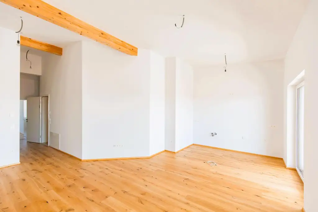 Modern Wohnen mit Balkon, Seeblick und Abstellplatz