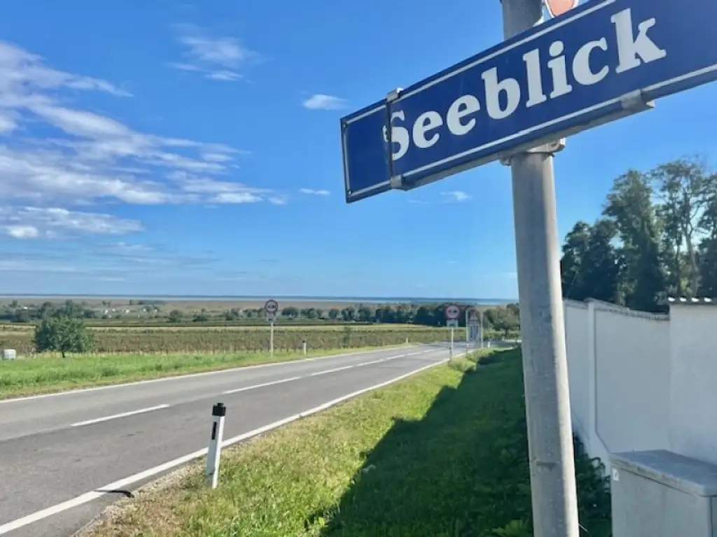 Seeblick inklusive! Bungalow mit 3 Schlafzimmern und charmantem Garten- mit Erweiterungsmöglichkeit!