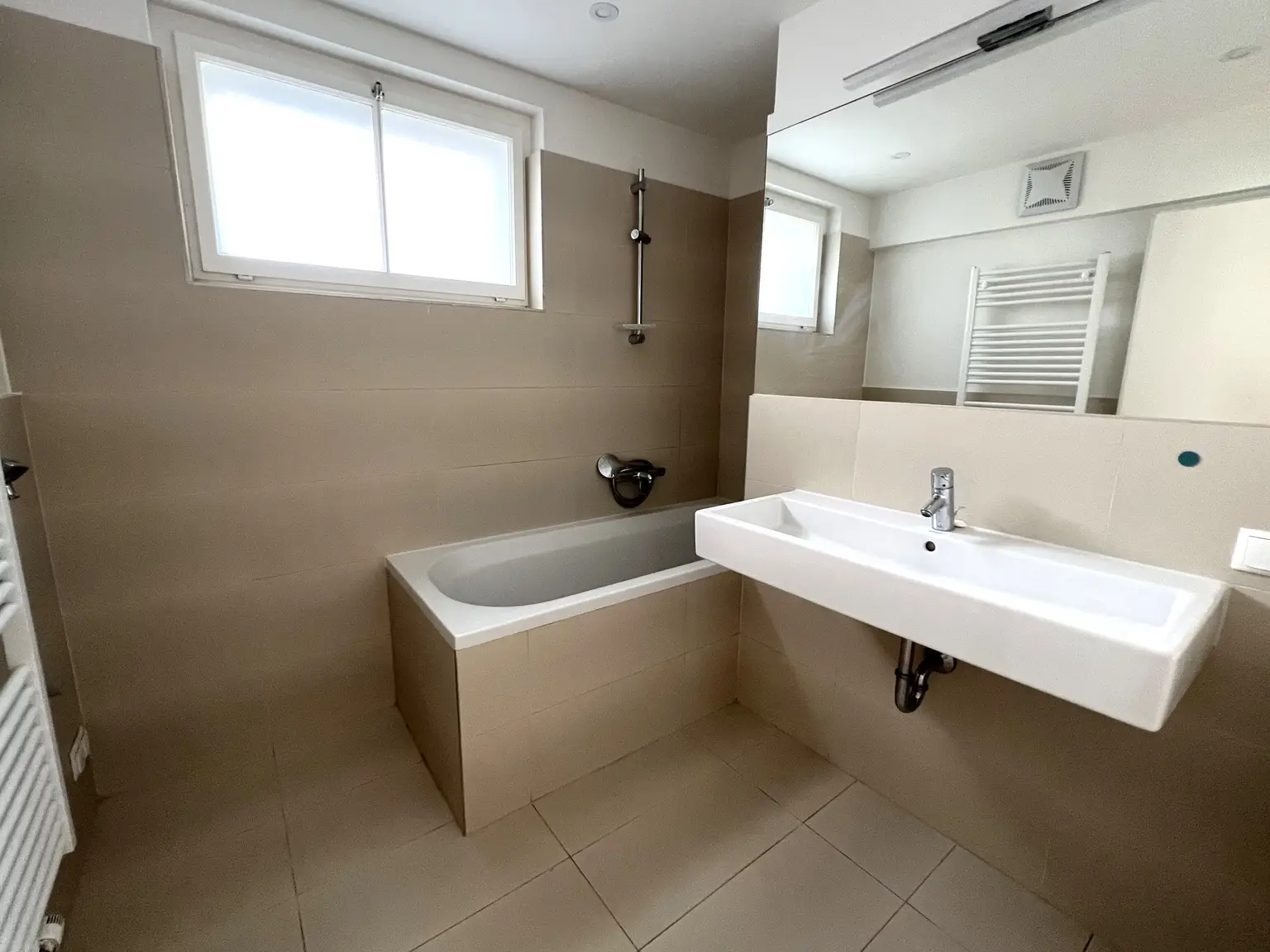 Ansprechende 3-Zimmer-Wohnung in Botschaftsviertel