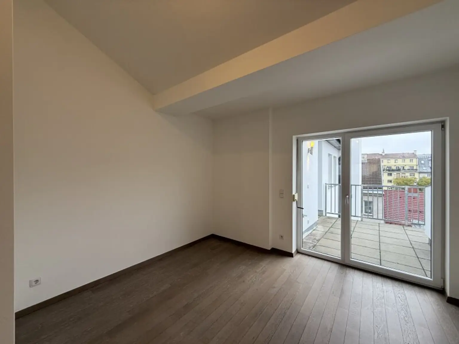 Großzügige 2-Zimmer Wohnung nahe U1 Keplerplatz in ruhiger Lage zu vermieten!