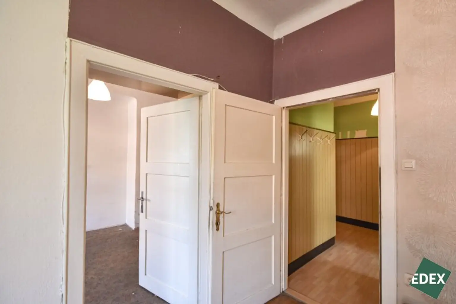 Charmante 2-Zimmer-Altbauwohnung mit separater Küche – renovierungsbedürftig, aber mit viel Potenzial!