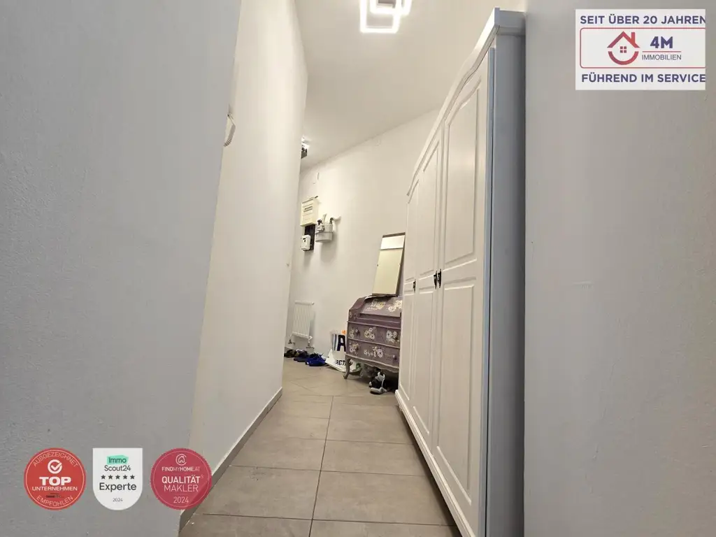 Topsanierte Altbauwohnung in Ruhelage aber Zentral