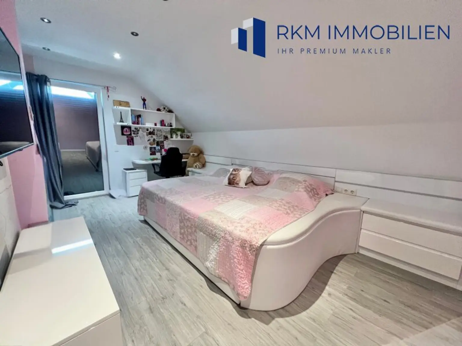 Luxuriöses Einfamilienhaus in Gerasdorf: 6 Zimmer, 207m², Terrasse & Balkone!