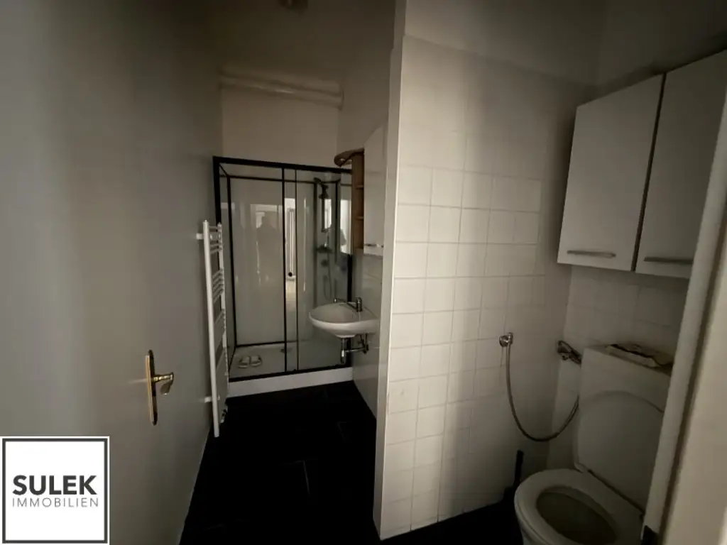 Geräumige 2-Zimmer-Wohnung mit Potenzial auf der Mariahilfer Straße 187 (sanierungsbedürftig)  **VIDEOTOUR**