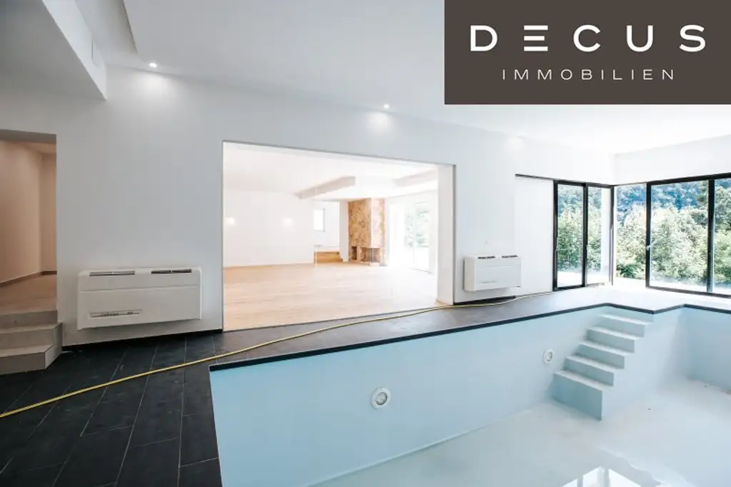 ERSTBEZUG! Luxuriöse Villa mit Sauna und Indoor-Pool!