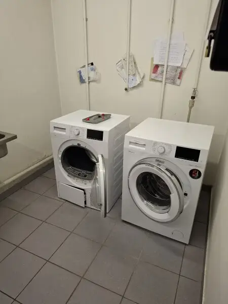 3 ZIMMER  WOHNUNG - HELL und RUHIG ab 01.10.2025