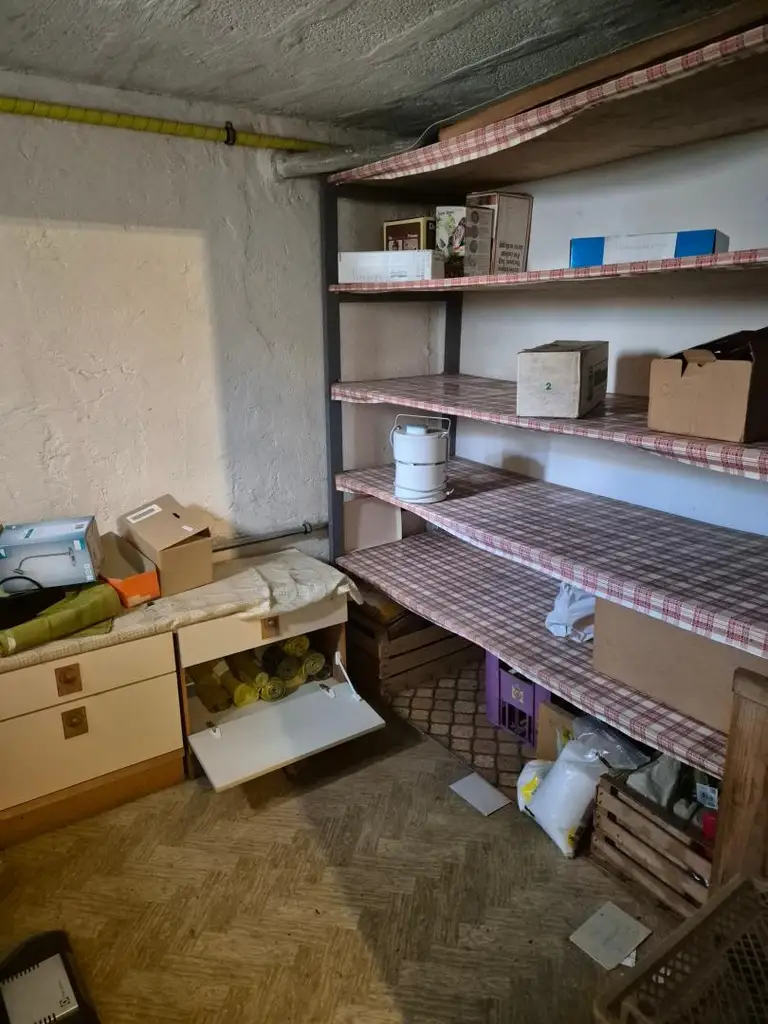Renovierungsbedürftiges Mittelreihenhaus