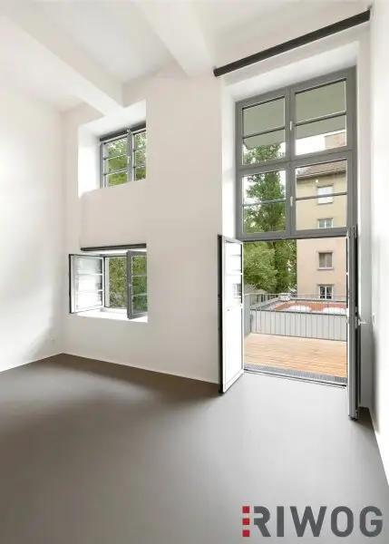 ERSTBEZUG nach Sanierung | Komplett hofseitiges Loft mit Balkon | Raumhöhe bis zu ca. 4,95 m | Büro/Praxis Nutzung und Kurzzeitvermietung möglich