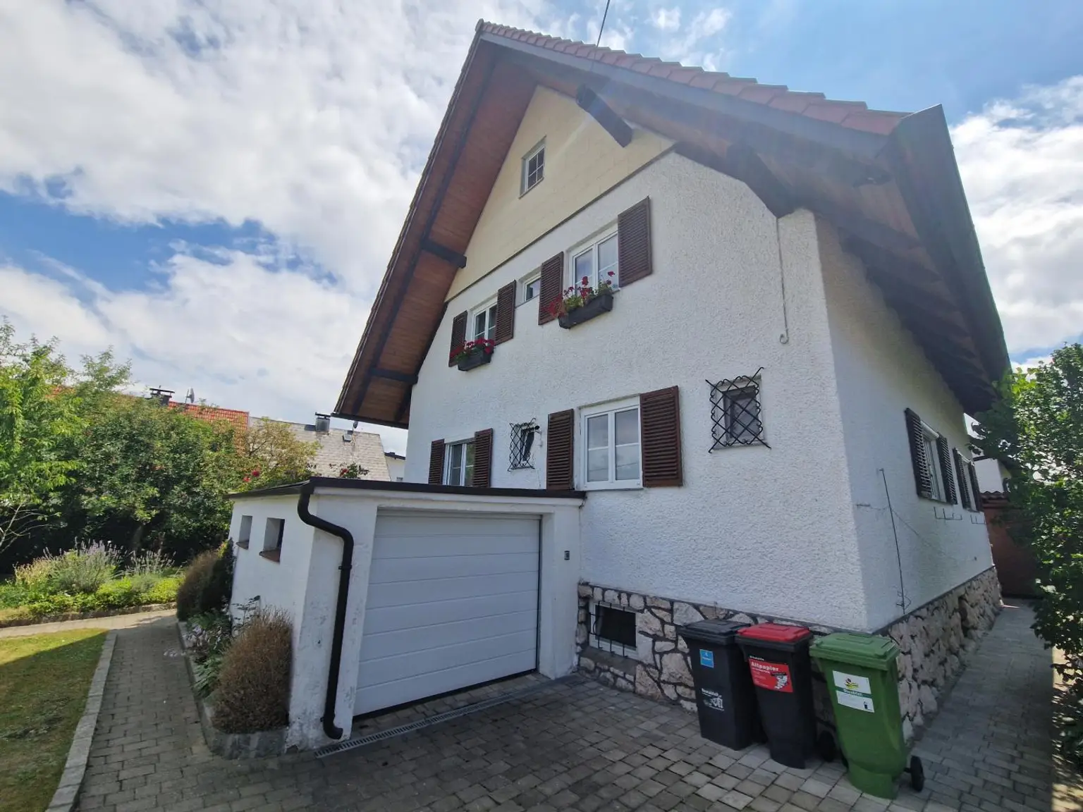 Solides Einfamilienhaus mit Charme und modernisierter Technik