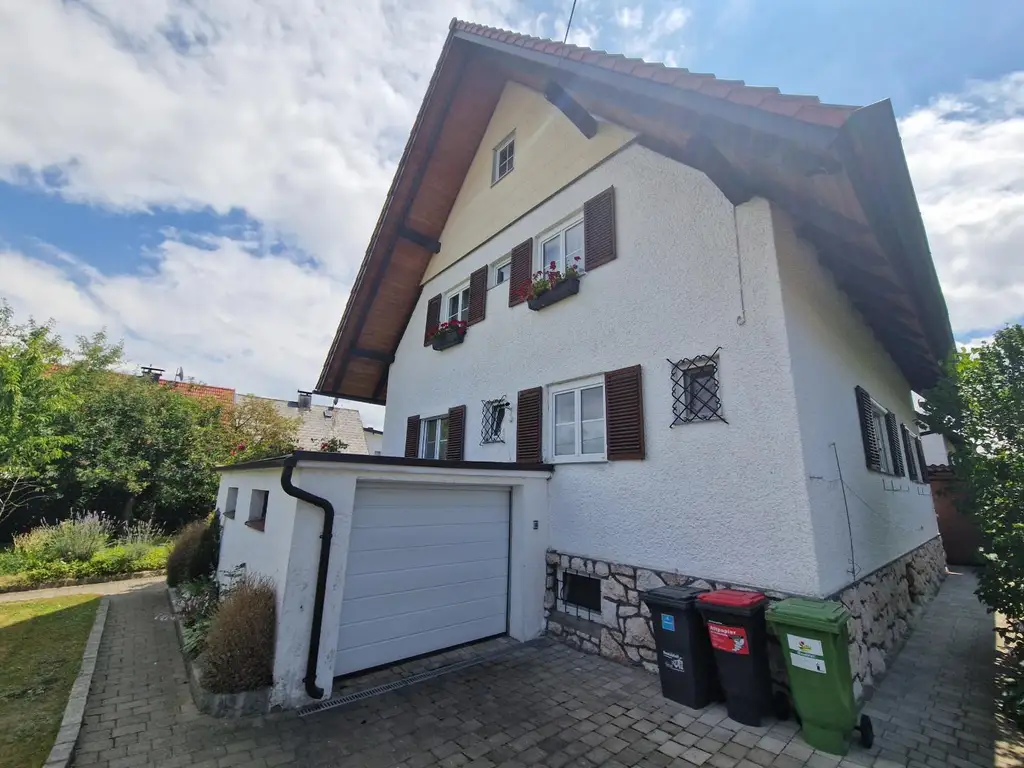 Solides Einfamilienhaus mit Charme und modernisierter Technik