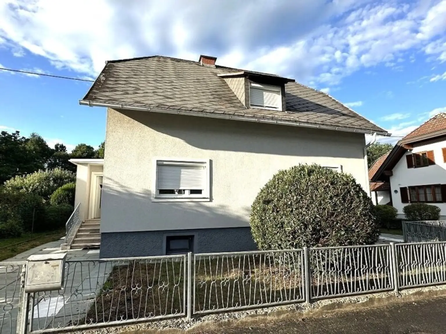 WOLFSBERG - SANKT THOMAS, 160 m2 Einfamilienhaus mit Potential, Vollkeller, 1139 m2 Grundstück, Wirtschaftsgebäude