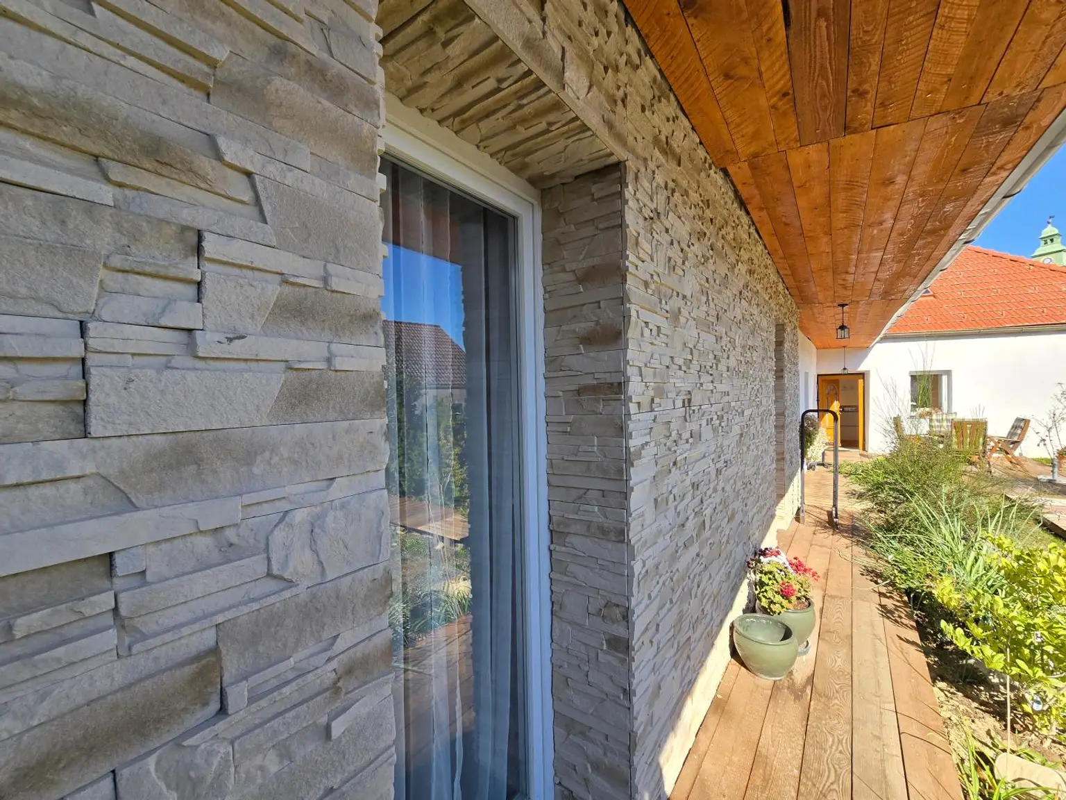 Einfamilien-/Ferienhaus verbindet historischen Charme mit modernem Wohnkomfort mit Burgblick - auch Hauptwohnsitz möglich!