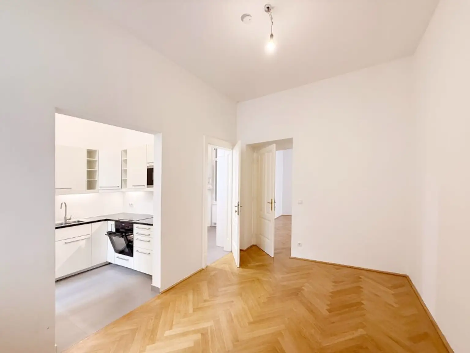 Großzügige 3,5-Zimmer-Wohnung mit Balkon im Herzen von Wien