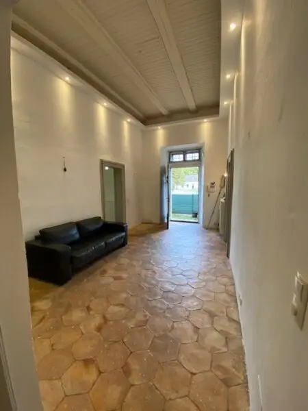 Traumhafte Gartenwohnung in Ebergassing: 140m² gepflegt mit Einbauküche und Badewanne!
