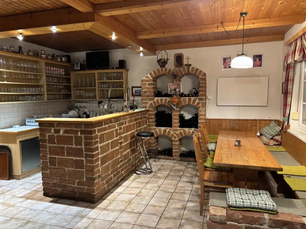 ** LEGENDE IN DER WEINIDYLLE ** D. Ehrensdorf !! Gepflegtes Haus mit ca. 245 m2 Nfl. in gediegener Ortsrandlage - Hauptwohnsitz möglich !!