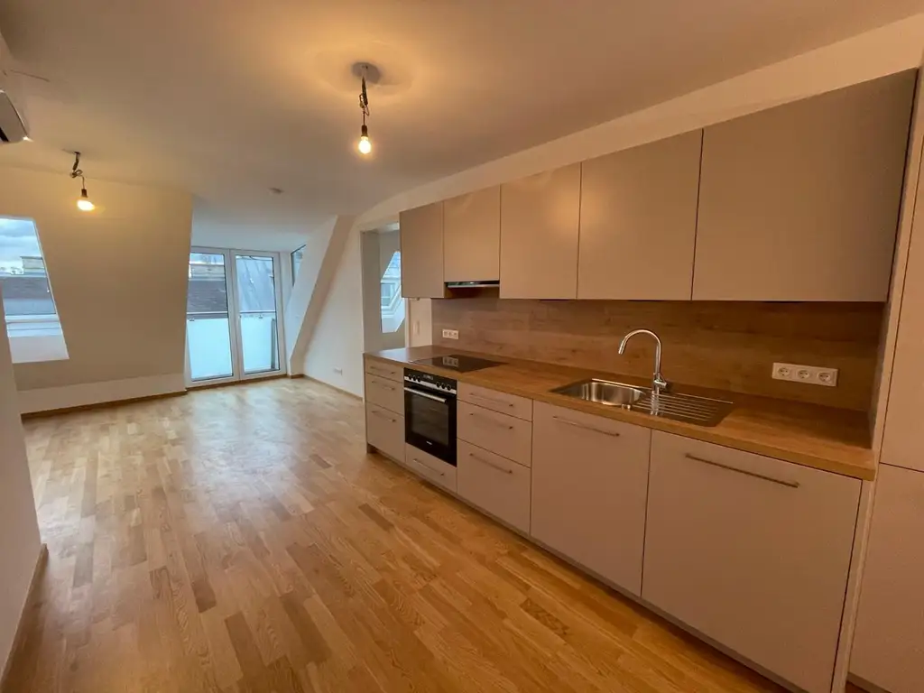 DACHGESCHOSS-Traum in Döbling: 3 Zimmer, sehr große Dachterrasse mit Ausblick, Balkon, 2 Loggien, Klimaanlage, Lift, Top-Ausstattung