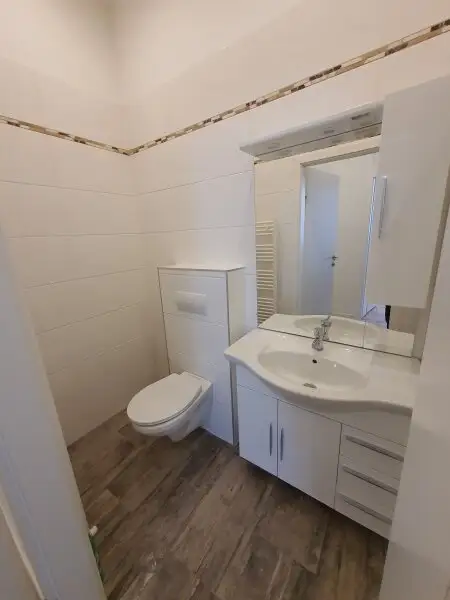 Sanierte helle Altbauwohnung - nähe U4 Hütteldorferstraße