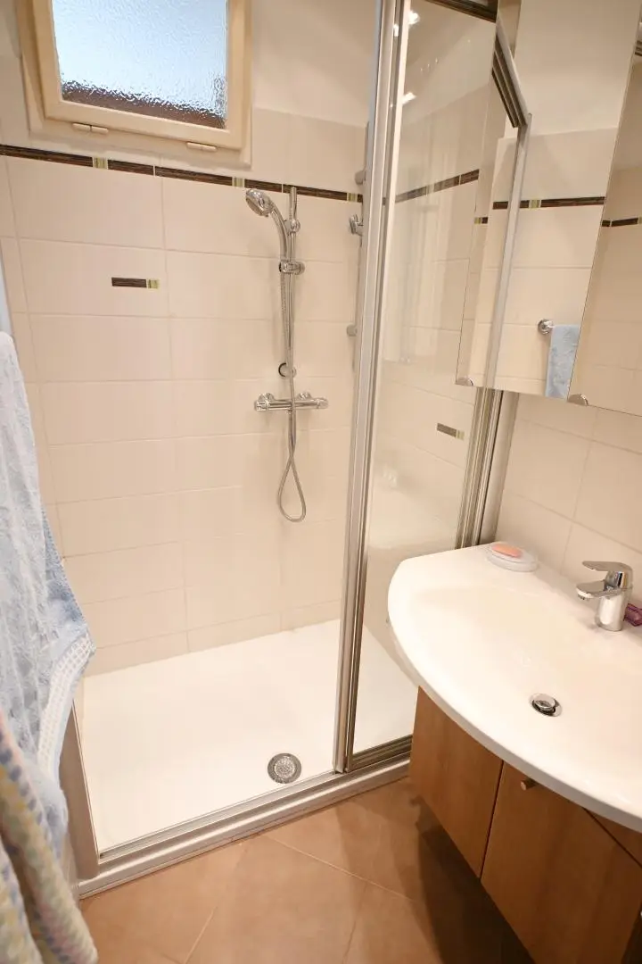 " ++ FastImVierten ++ ruhige Lage ++"