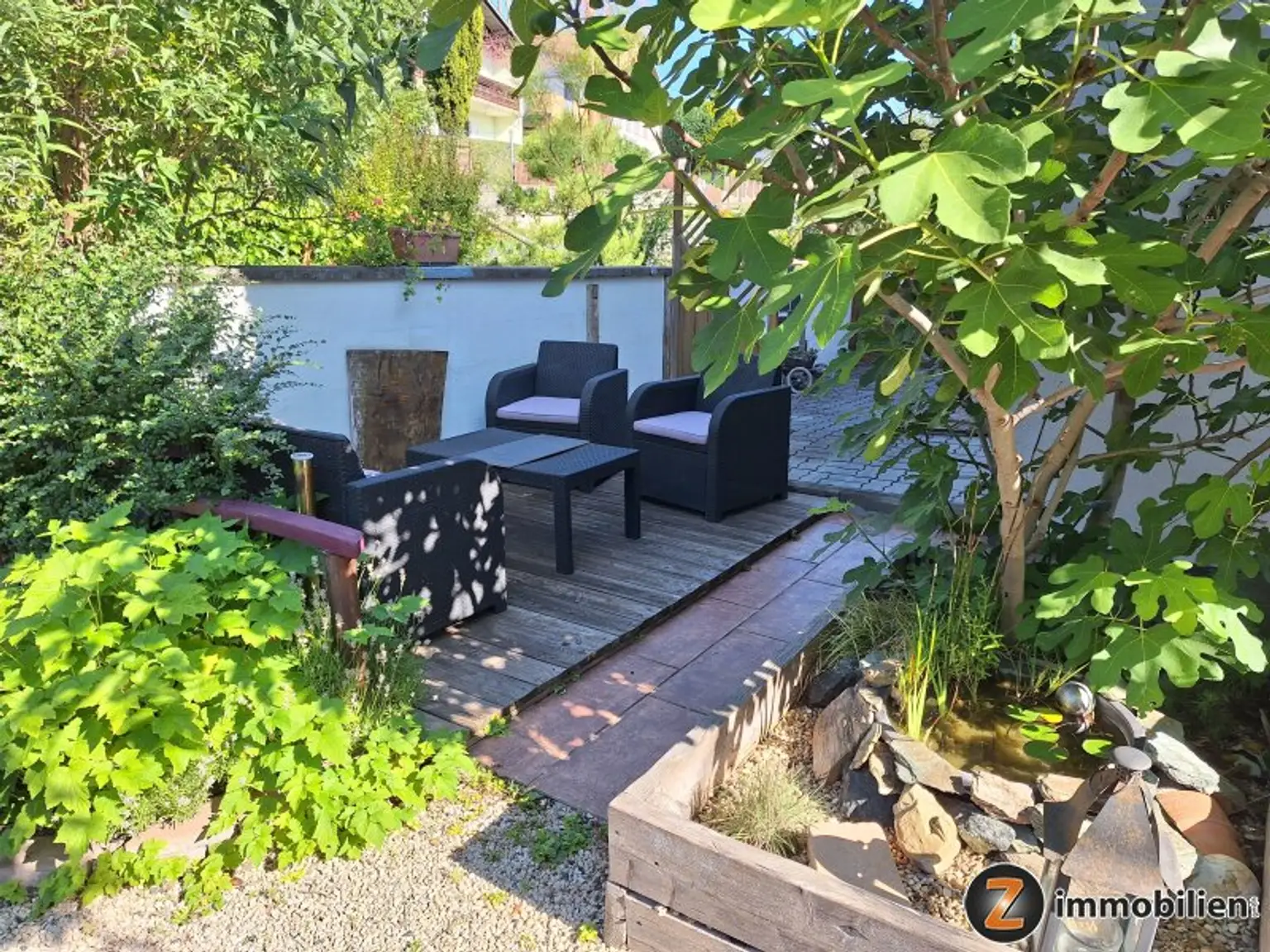 Gepflegtes Landhaus mit Naturgarten zum Sofortbezug