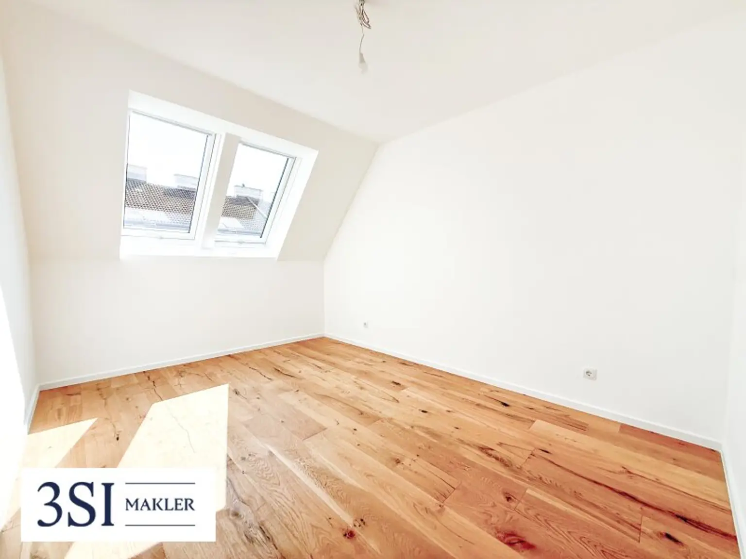 Eleganz & Komfort – moderne Dachgeschosswohnung mit Balkon & Premium-Design
