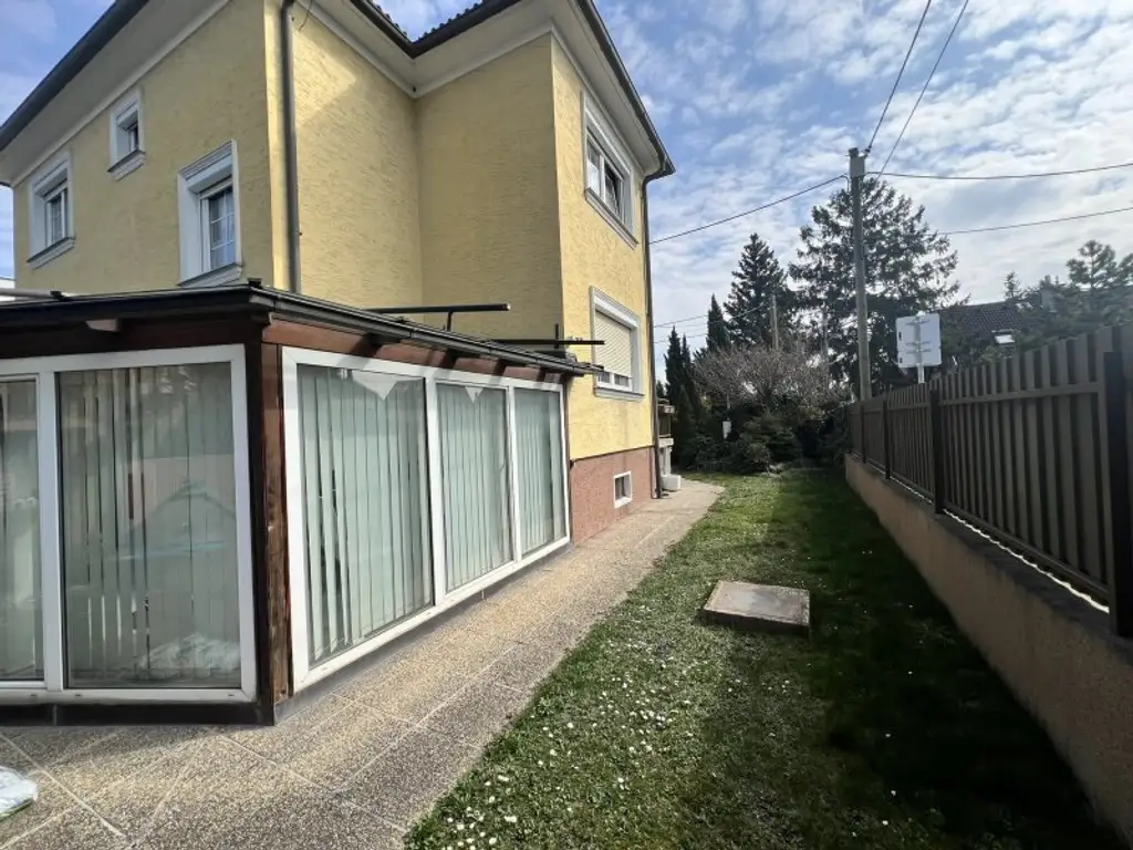 Gut geschnittenes, helles Einfamilienhaus in ruhiger Wohnlage mit Garten
