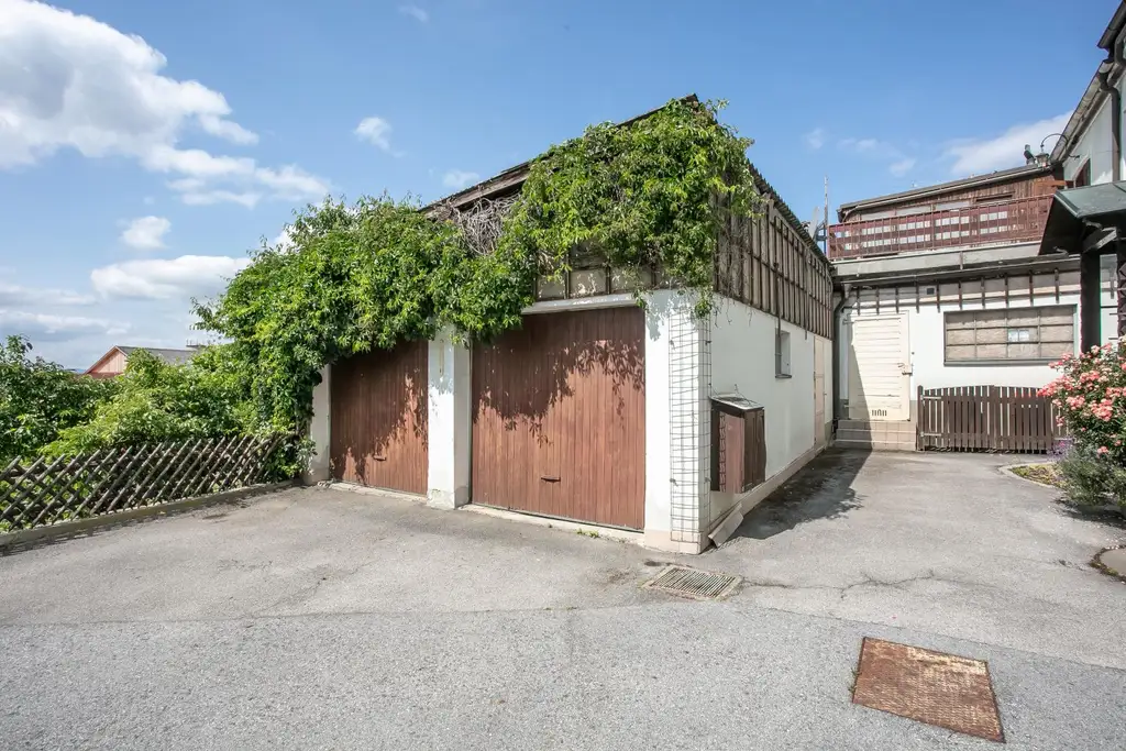 Mehrfamilienhaus - Zwei Wohneinheiten - Gewerbe möglich - großzügige Nutzflächen