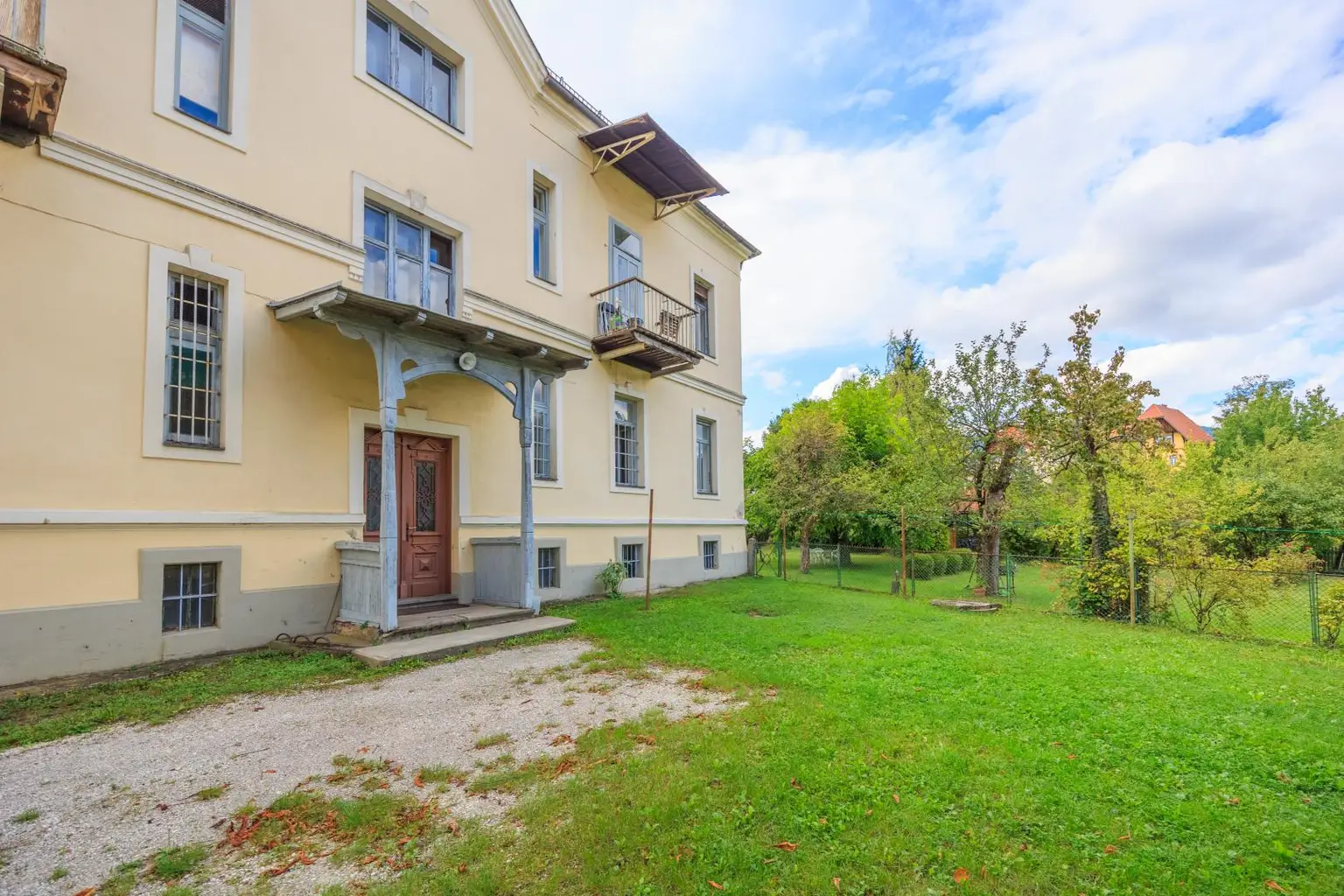 Grundstück mit -"Villa Hottenstein"