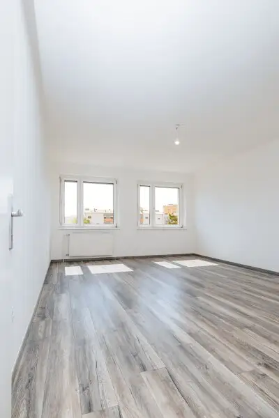 KEINE PROVISON I SONNIGE LOGGIA I KOMPLETT ERNEUERT I 3-ZIMMER-DOMIZIL I BESTE LAGE BEIM LEND I HELL & LUFTIG I RUHIGES WOHNEN I TIERFREUNDLICHES ZUHAUSE I PROJEKT WOHNEN I