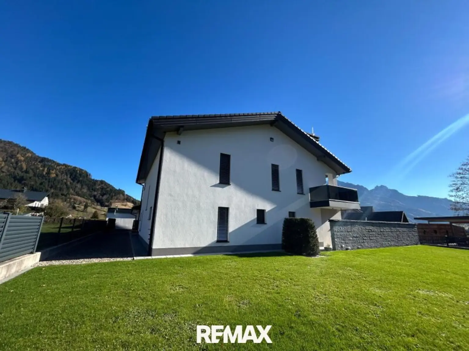 Ansicht Nord mit Garten