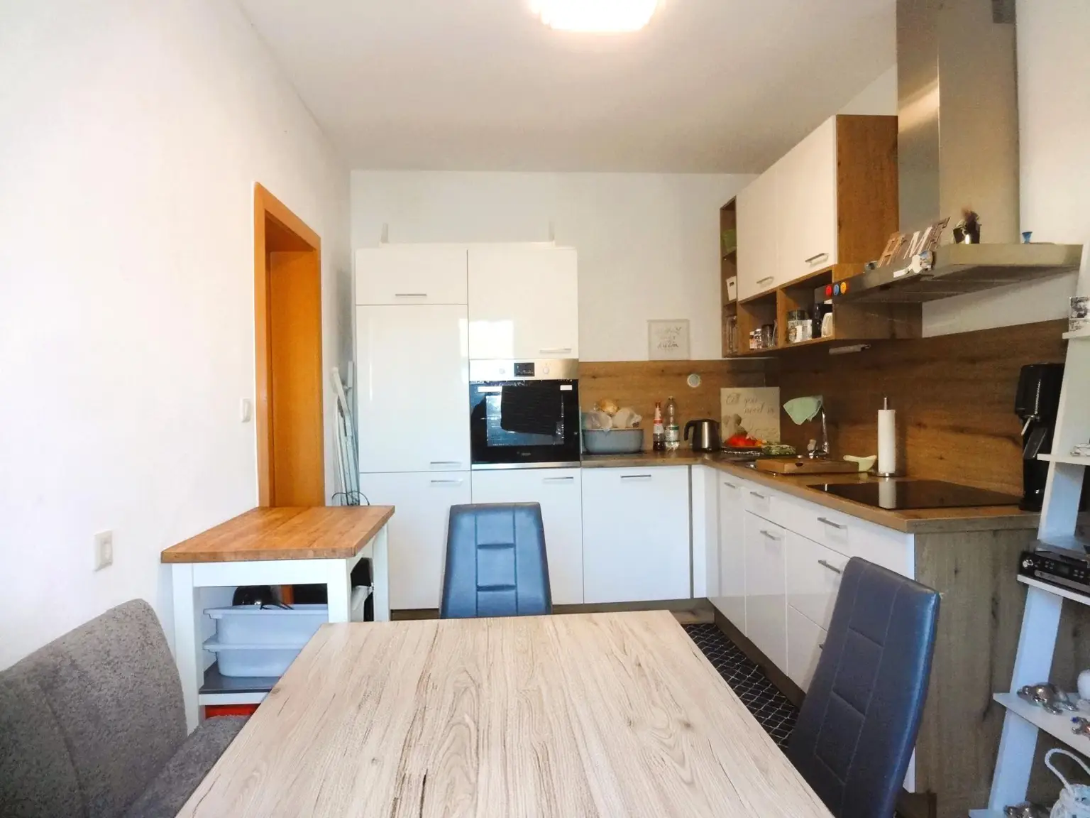 Küche mit Essbereich