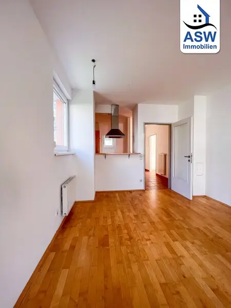 Schöne 2,5-Zimmerwohnung inklusive Küche mit schöner Loggia