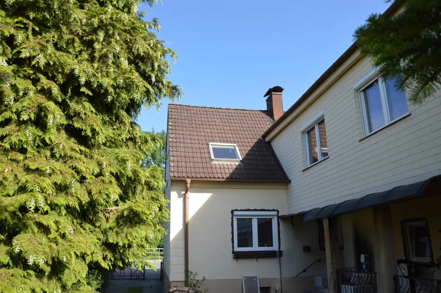 Haus mit Anbau