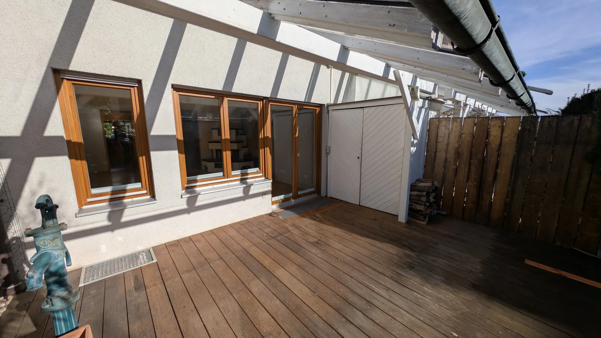 überdachte Südterrasse