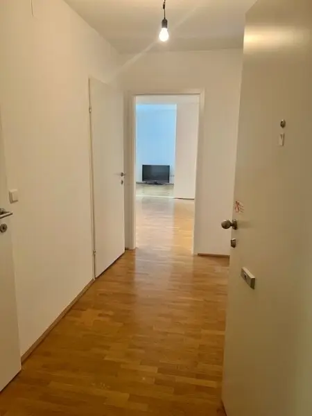 Moderne 3-Zimmer-Wohnung in 1140 Wien: Balkon, Garagen & perfekte WG-Option!