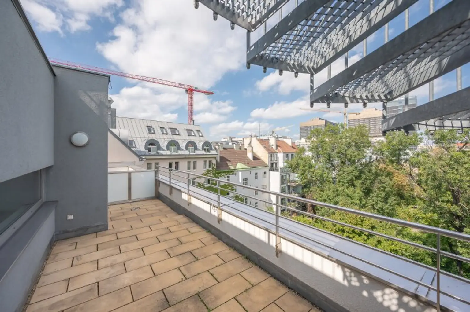 ++NEU++ Fantastisch aufgeteilte 4 Zimmer DG-Wohnung in absoluter Bestlage des 09. Bezirks - Viktor Frankl Park / Mariannengasse. +++ Dachterrasse! ++++