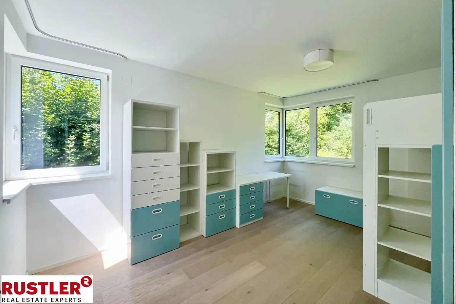 Einziehen & Aufatmen: Premium Villa mit Charm & Weitblick
