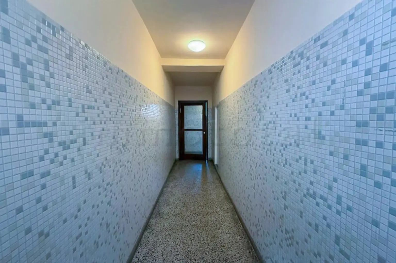 Fasanviertel - Neuadaptierte DG-Wohnung mit  9 m2-Westterrasse im 6. Liftstock