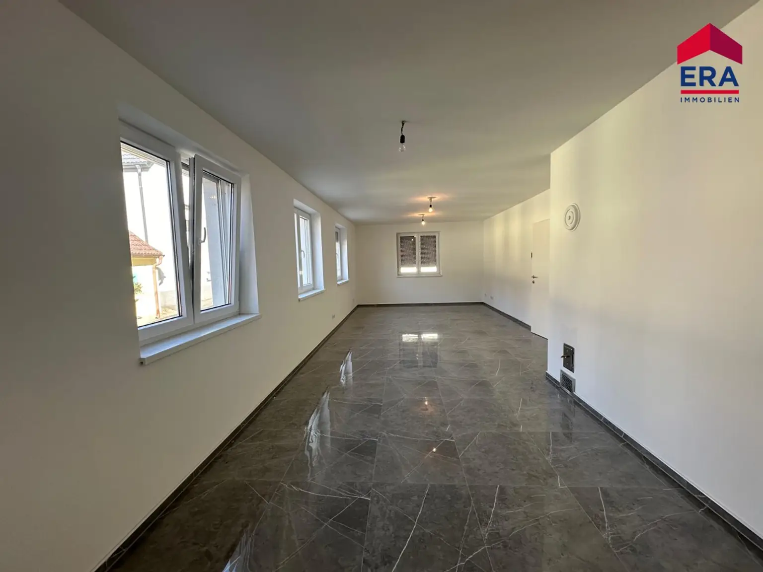 Wilfersdorf – Miete | Erstbezug
Moderne Erdgeschoßwohnung in Zweifamilienhaus
