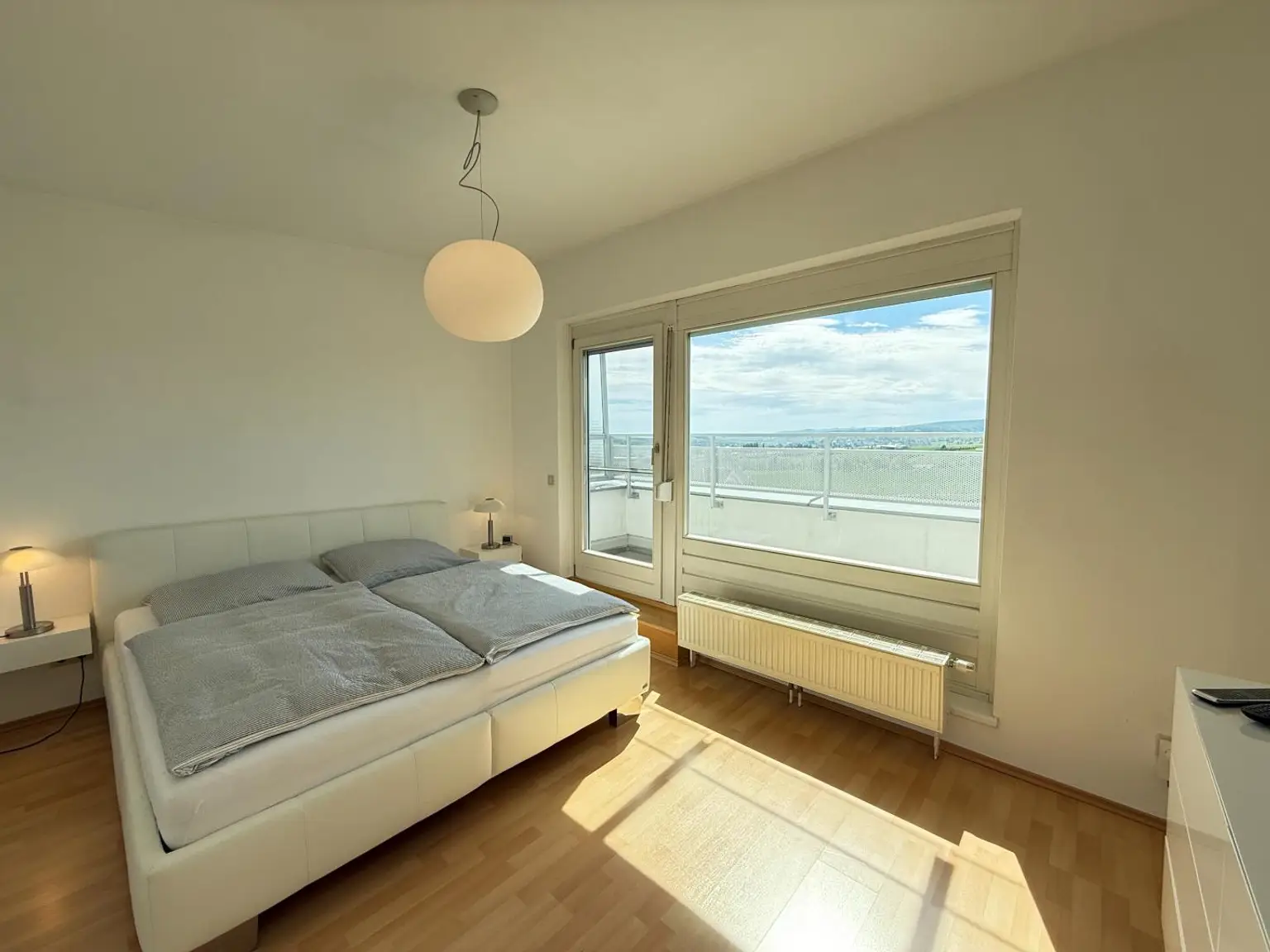 Schlafzimmer DG