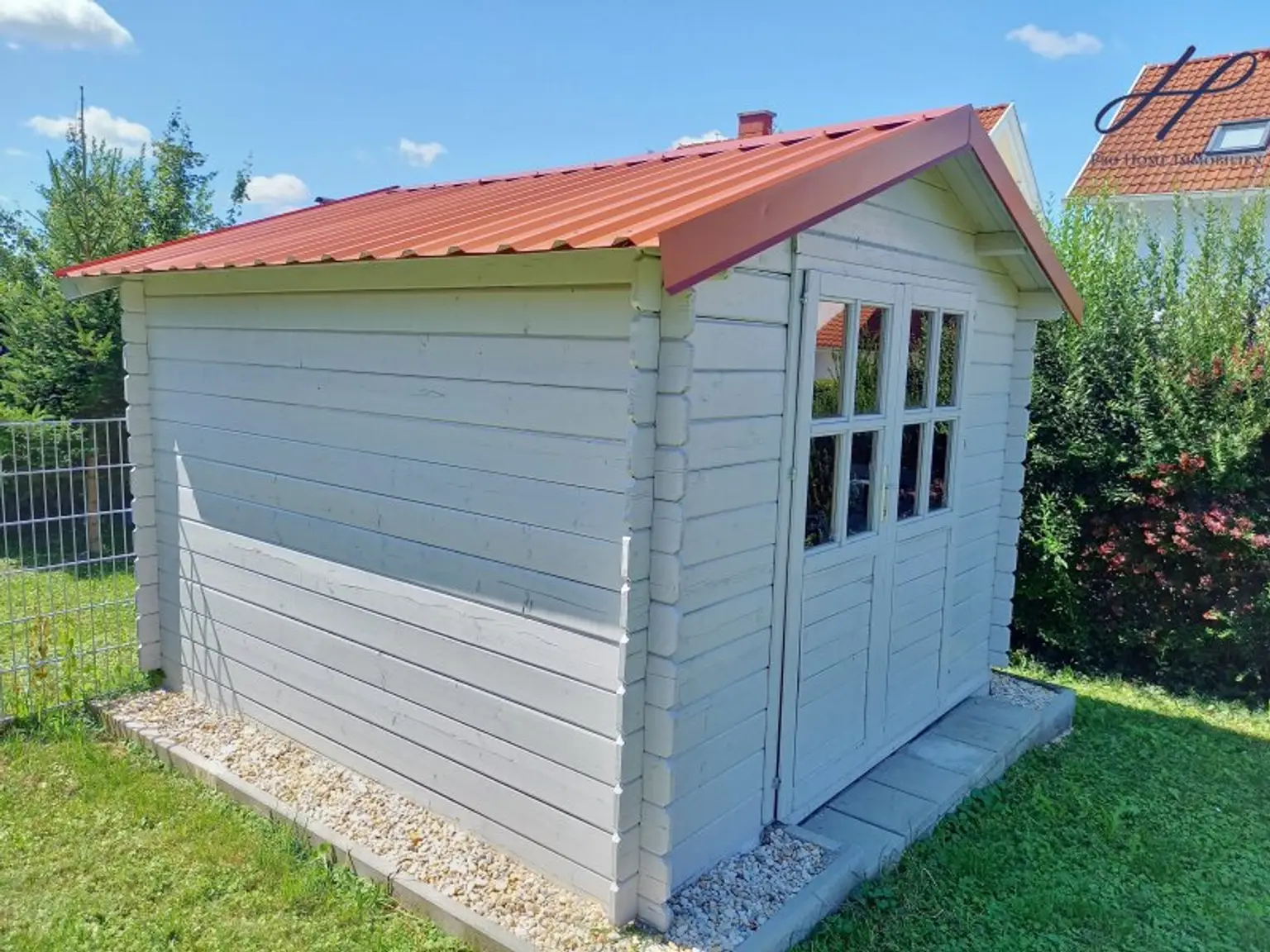 sonnige kleine Wohnung mit Garten
