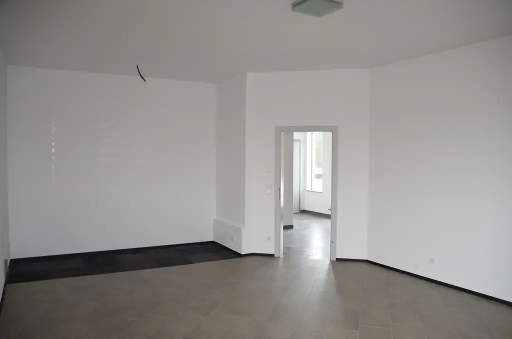 Modernes Büro mit Dachterrasse in gepflegtem Zustand