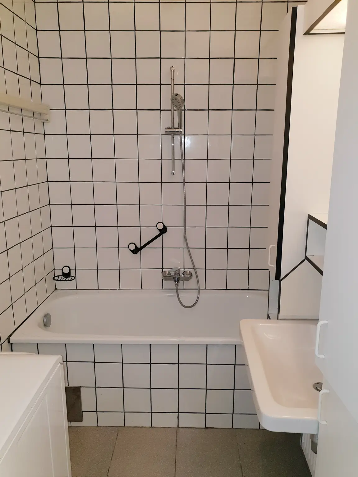 Zwei Zimmerwohnung mit hochwertiger Küche zu vermieten!
