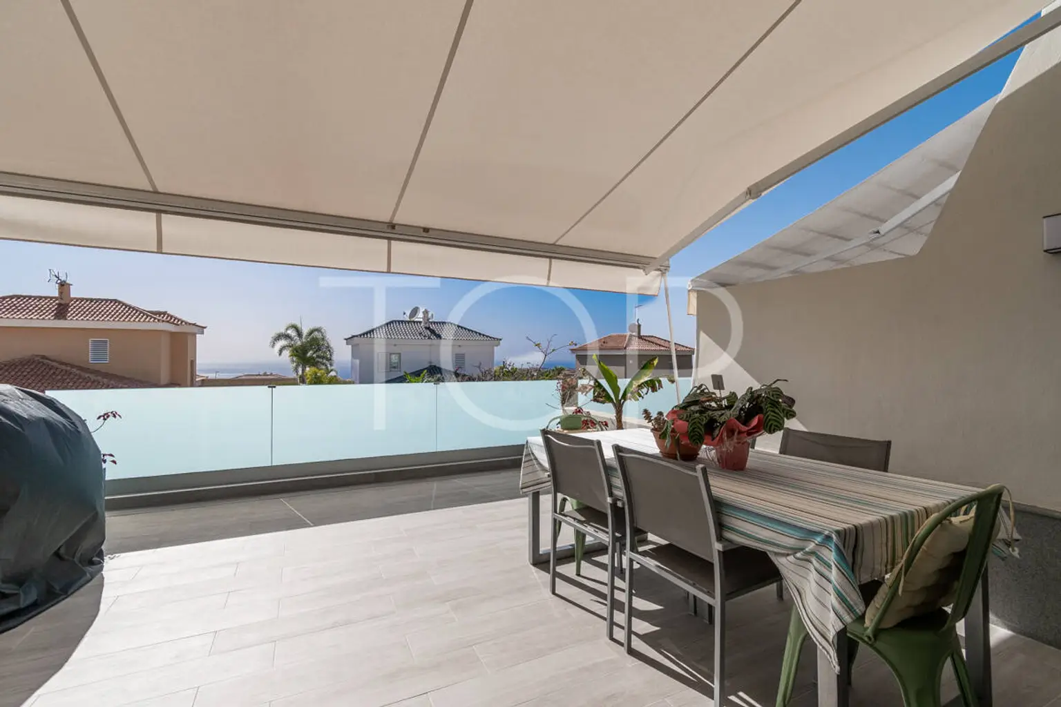 Schönes Haus mit Terrasse, Garage und Meerblick in El Madroñal, Costa Adeje