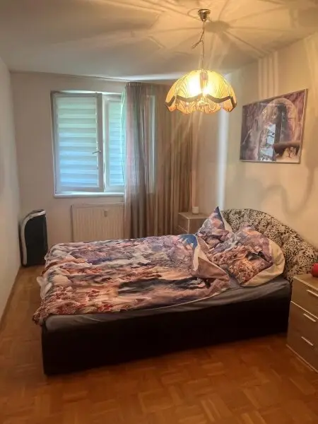 Bezaubernde 2-Zimmer-Wohnung mit KFZ-Stellplatz in Top-Lage des 4. Bezirks