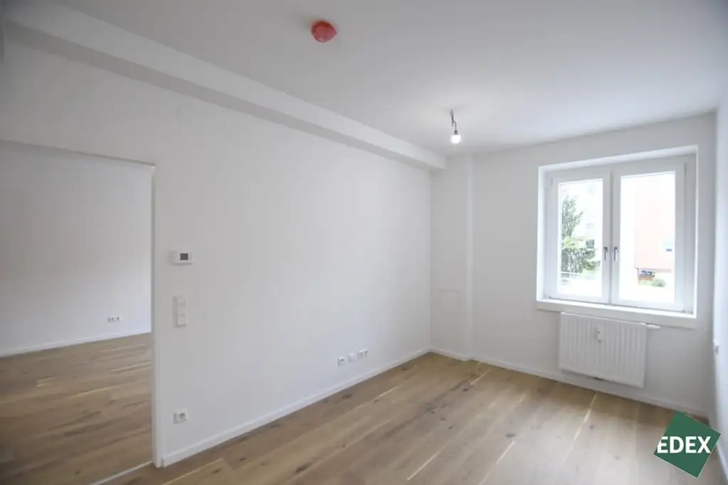 Erstbezug nach Sanierung: Schöne 1,5 Zimmer-Wohnung mit separater Küche