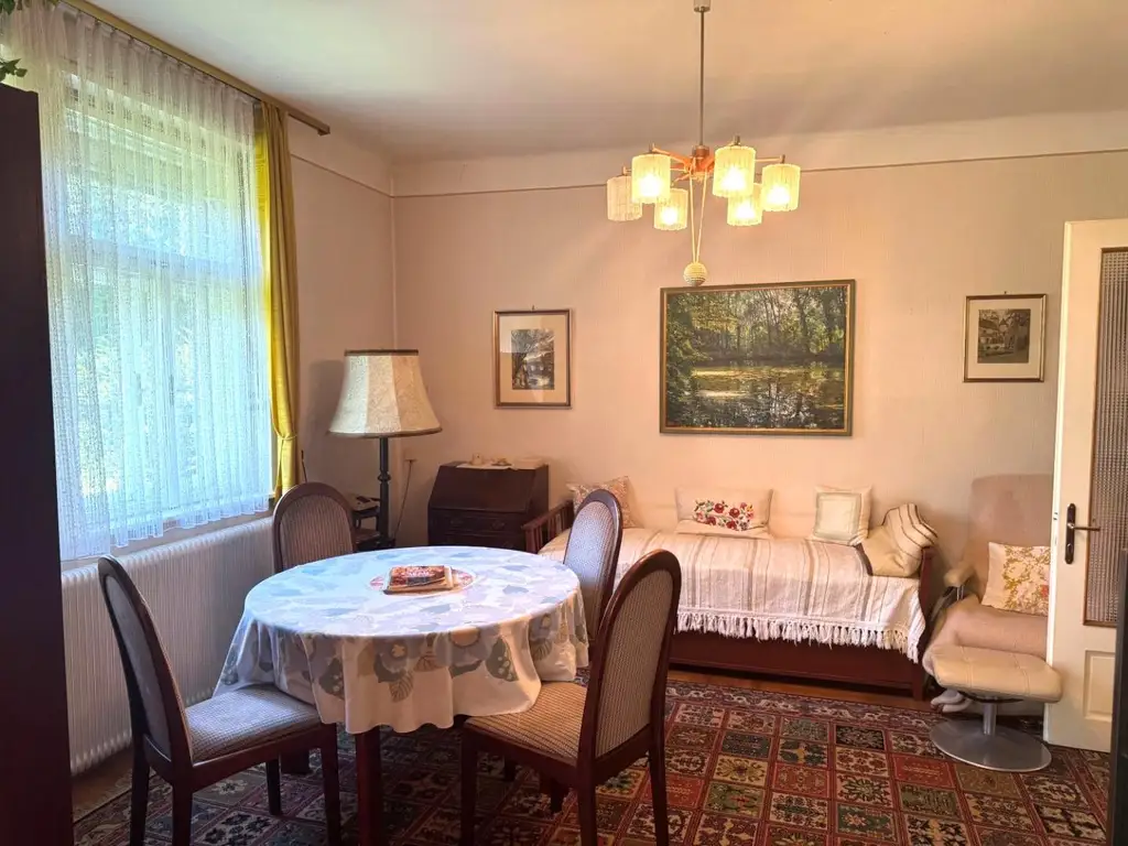 "Einfamilienhaus mit 2535m² großem Grundstück!"
