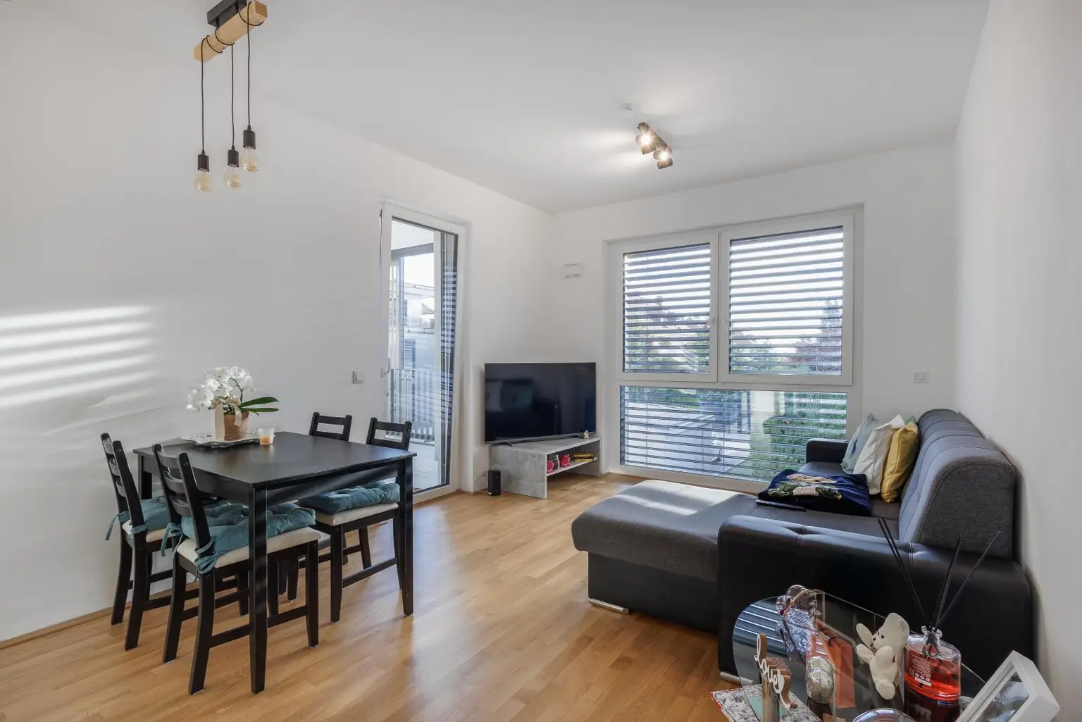 Moderne, vermietete 2-Zimmer-Wohnung mit Balkon & Tiefgarage