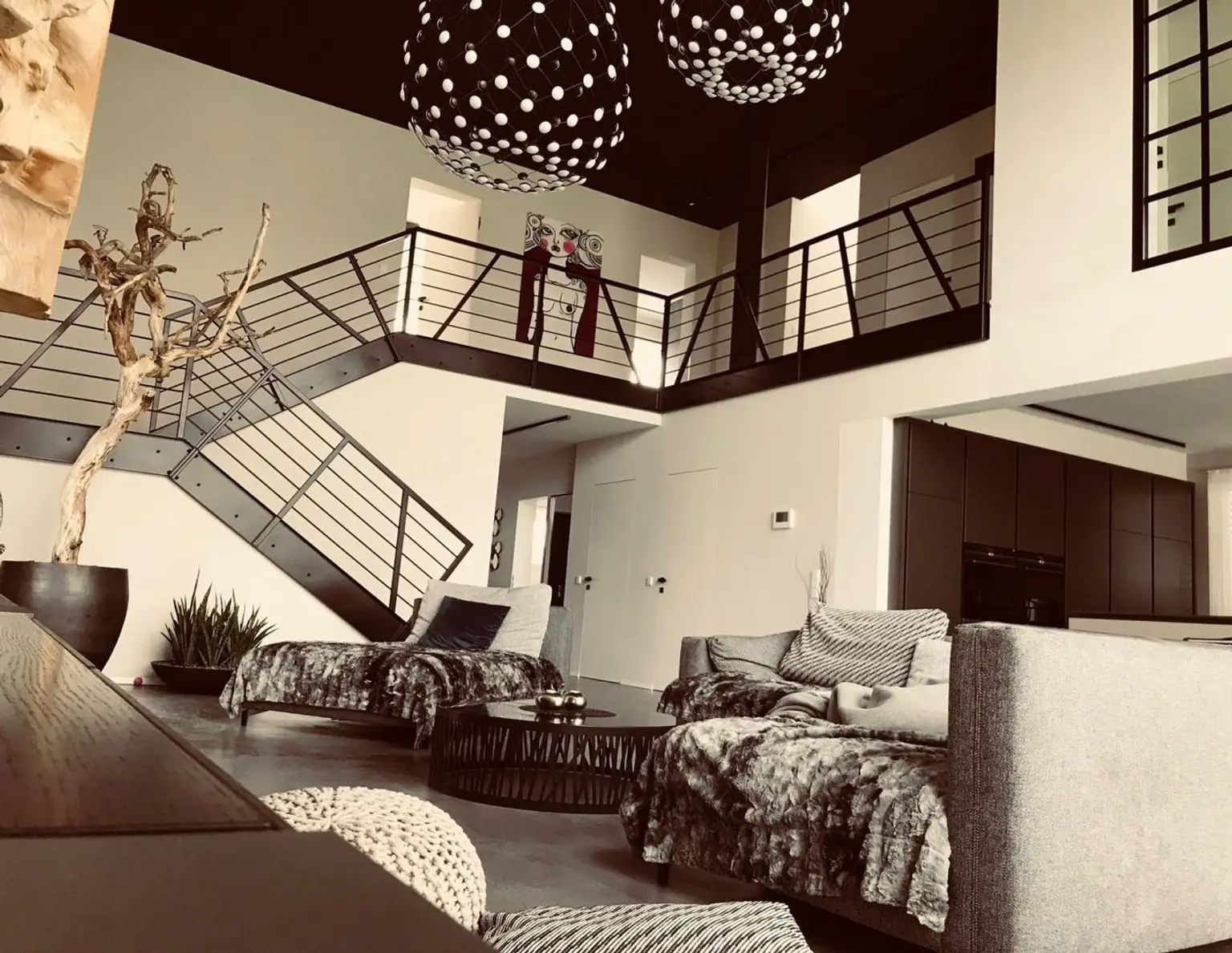 Luxuriöses Traumhaus in Raffelstetten: Wohnfläche 224m² mit großer Dachterrasse, Swimspa und Garten
